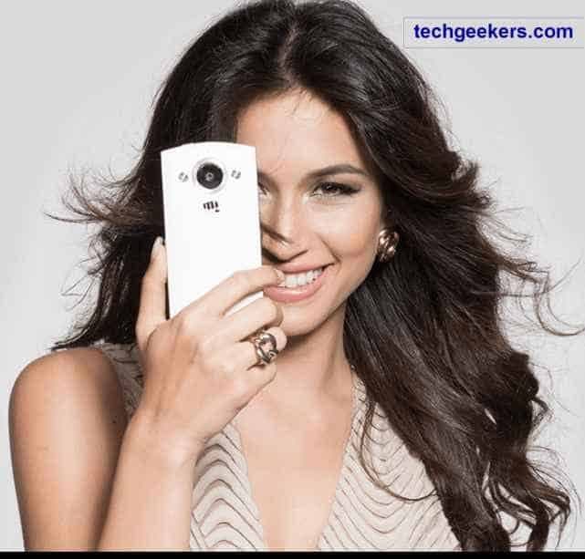 Micromax Canvas Selfie comes with 13 MP front and rear camera