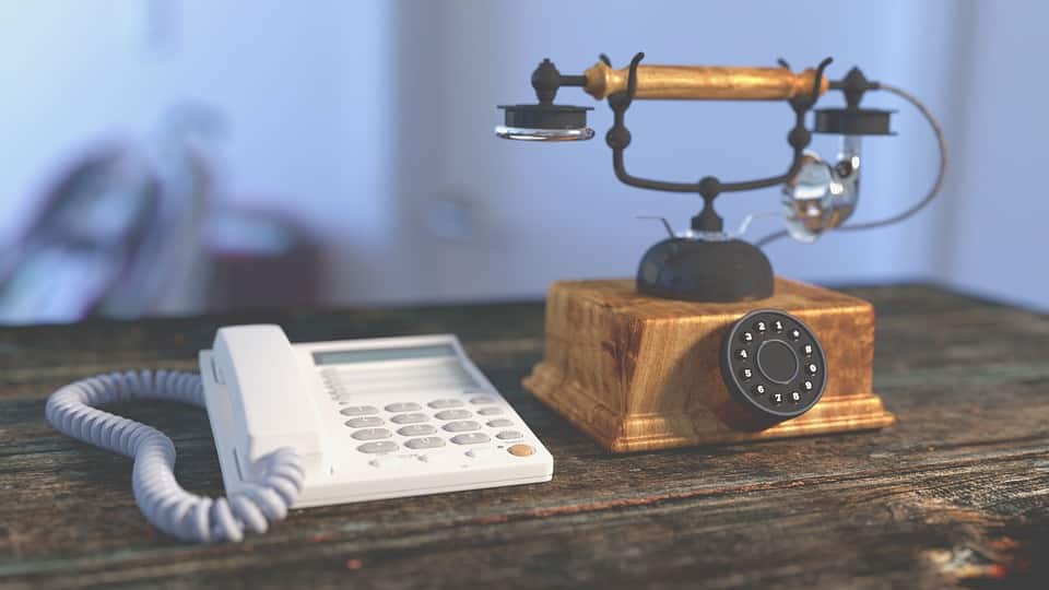 How to Choose the Right Business Phone System 1