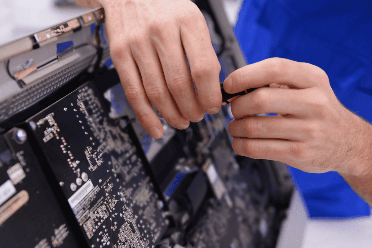 Who to contact in case of a computer problem? 1